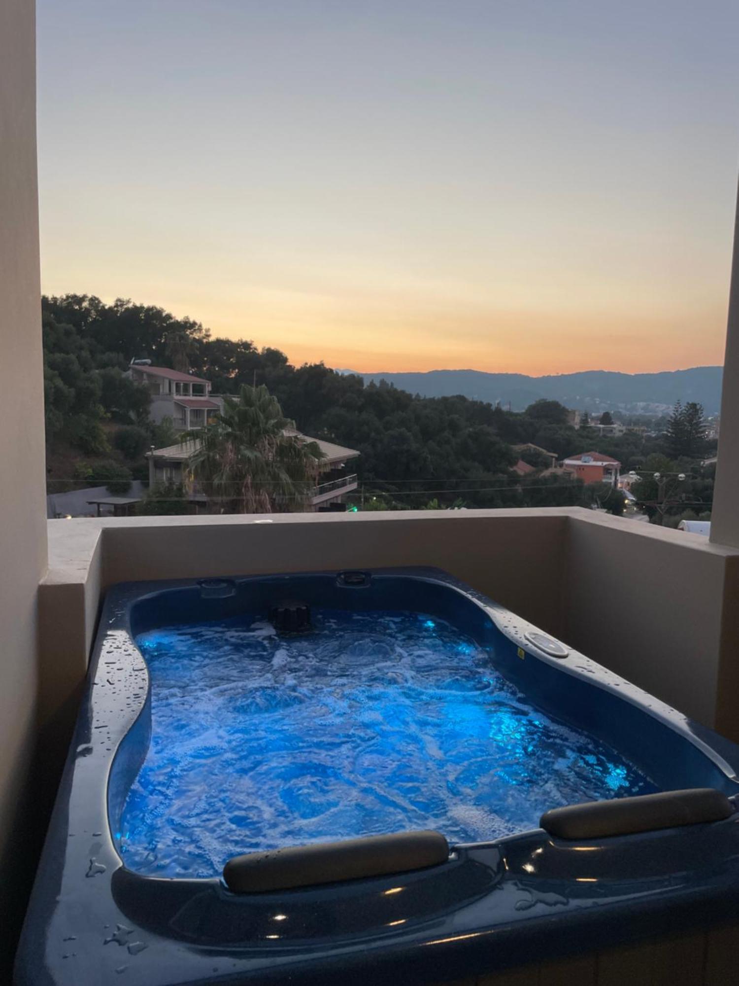 Palms And Spas Villas Retreat Mesongi Bagian luar foto