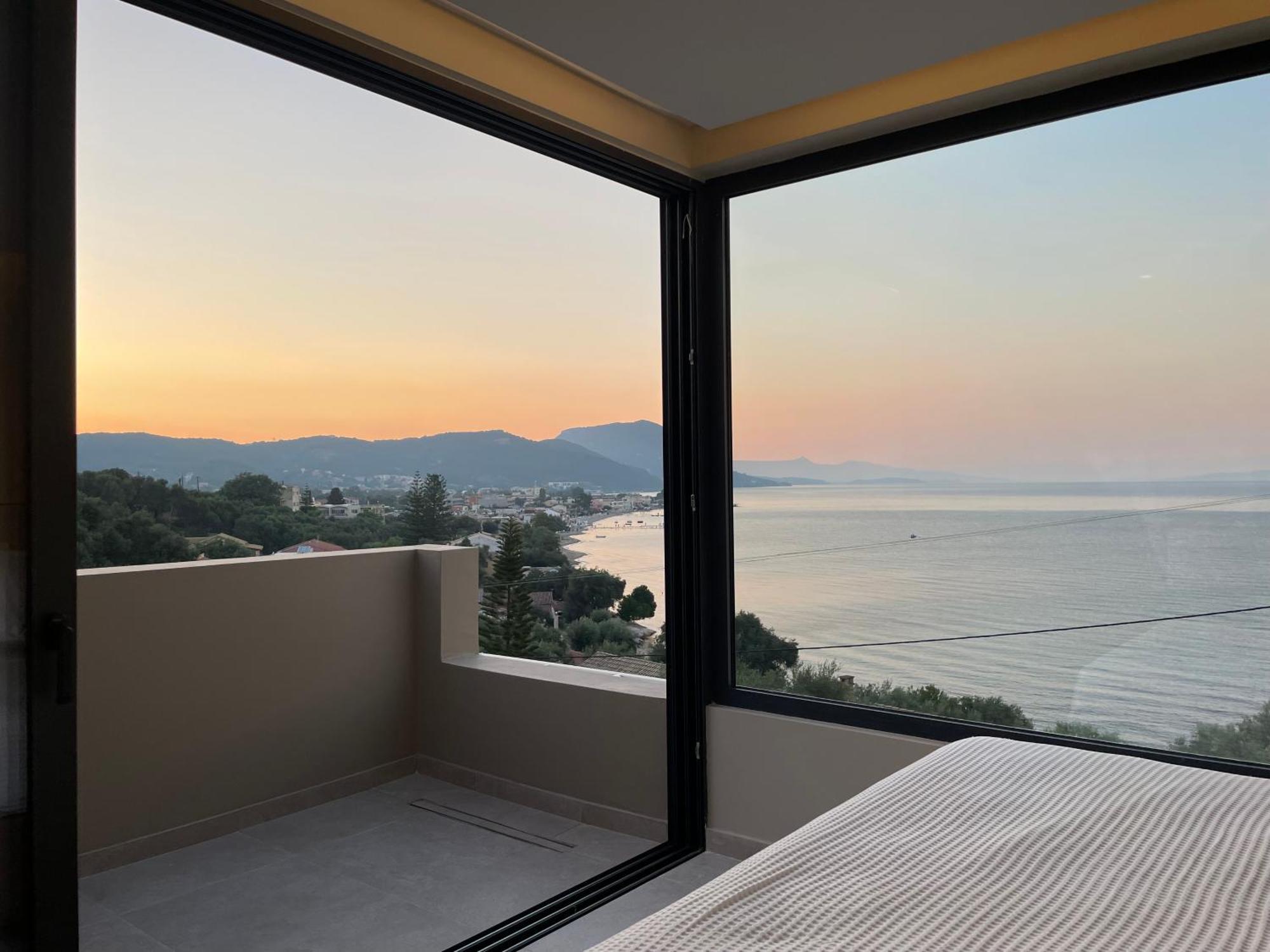 Palms And Spas Villas Retreat Mesongi Bagian luar foto