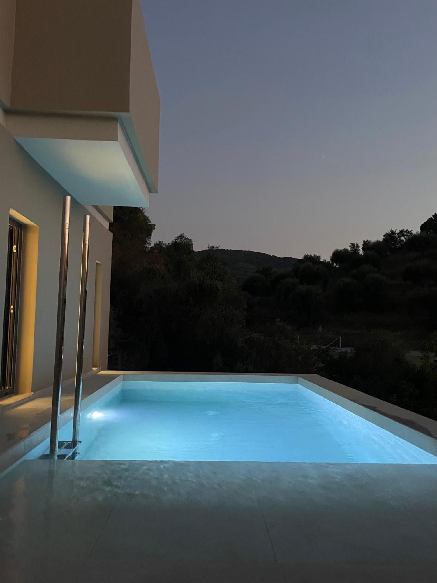 Palms And Spas Villas Retreat Mesongi Bagian luar foto