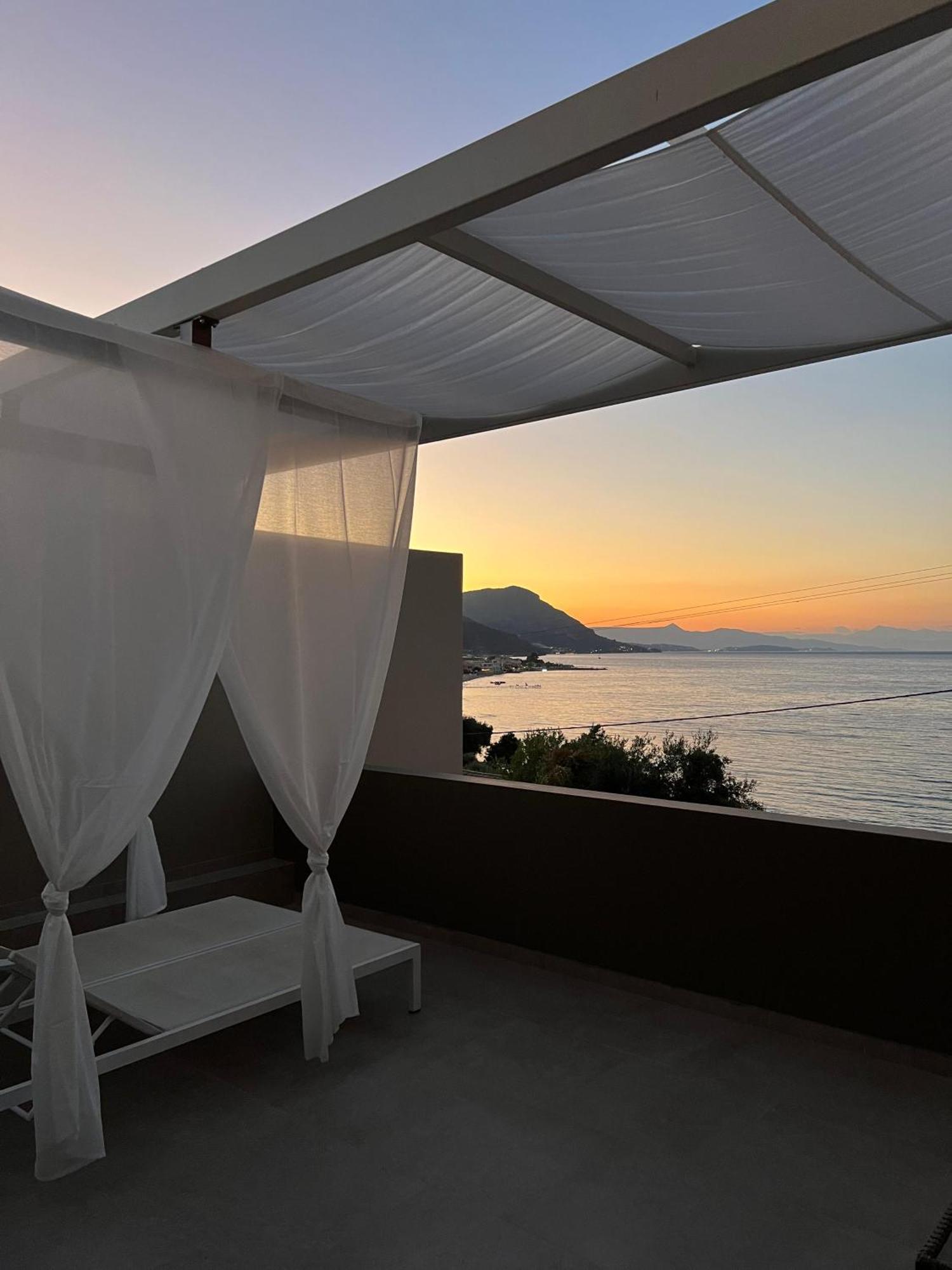 Palms And Spas Villas Retreat Mesongi Bagian luar foto