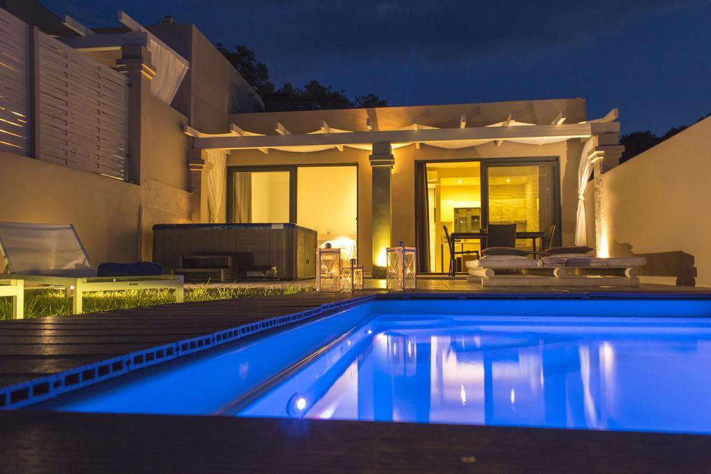 Palms And Spas Villas Retreat Mesongi Bagian luar foto