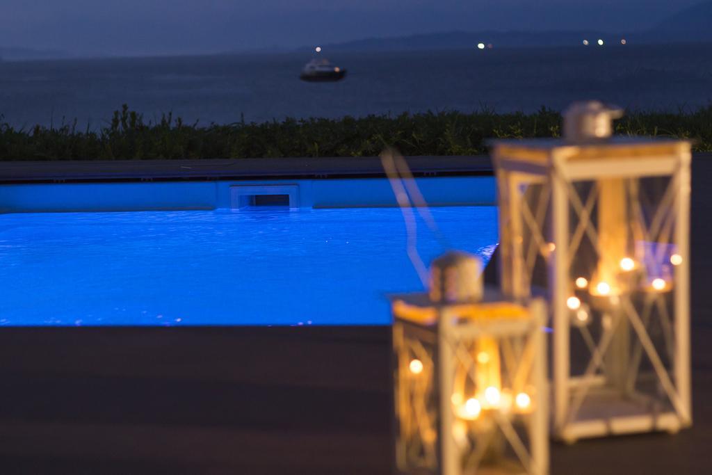 Palms And Spas Villas Retreat Mesongi Bagian luar foto