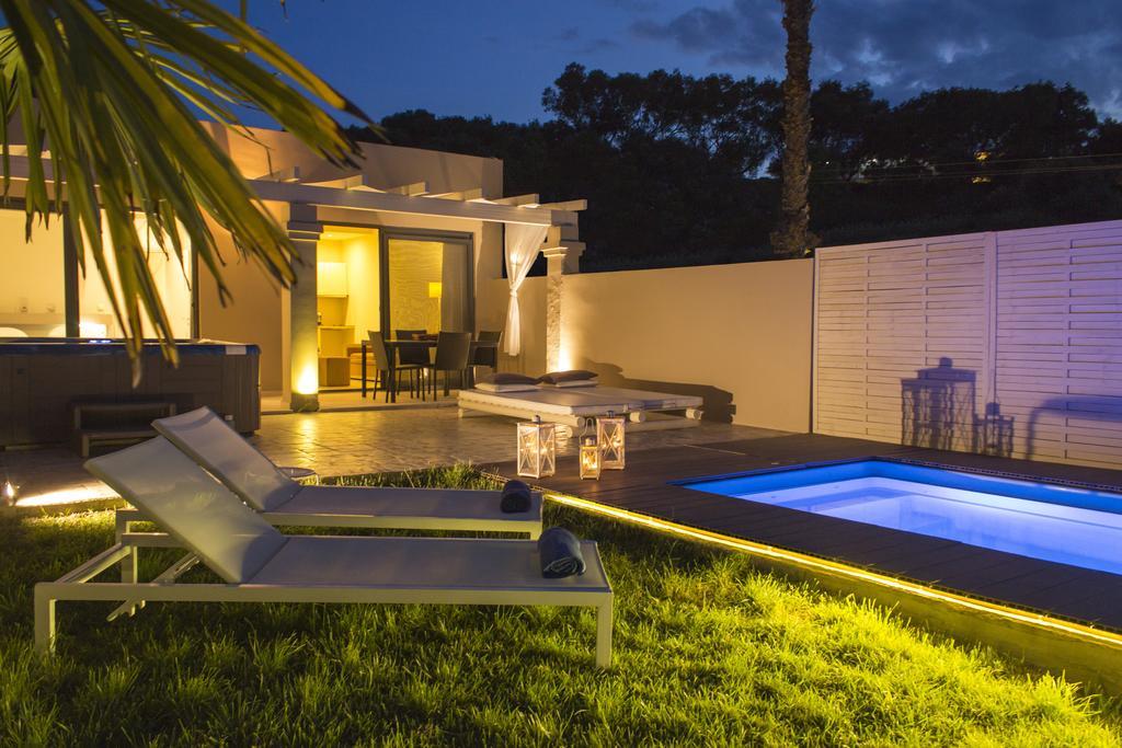 Palms And Spas Villas Retreat Mesongi Bagian luar foto