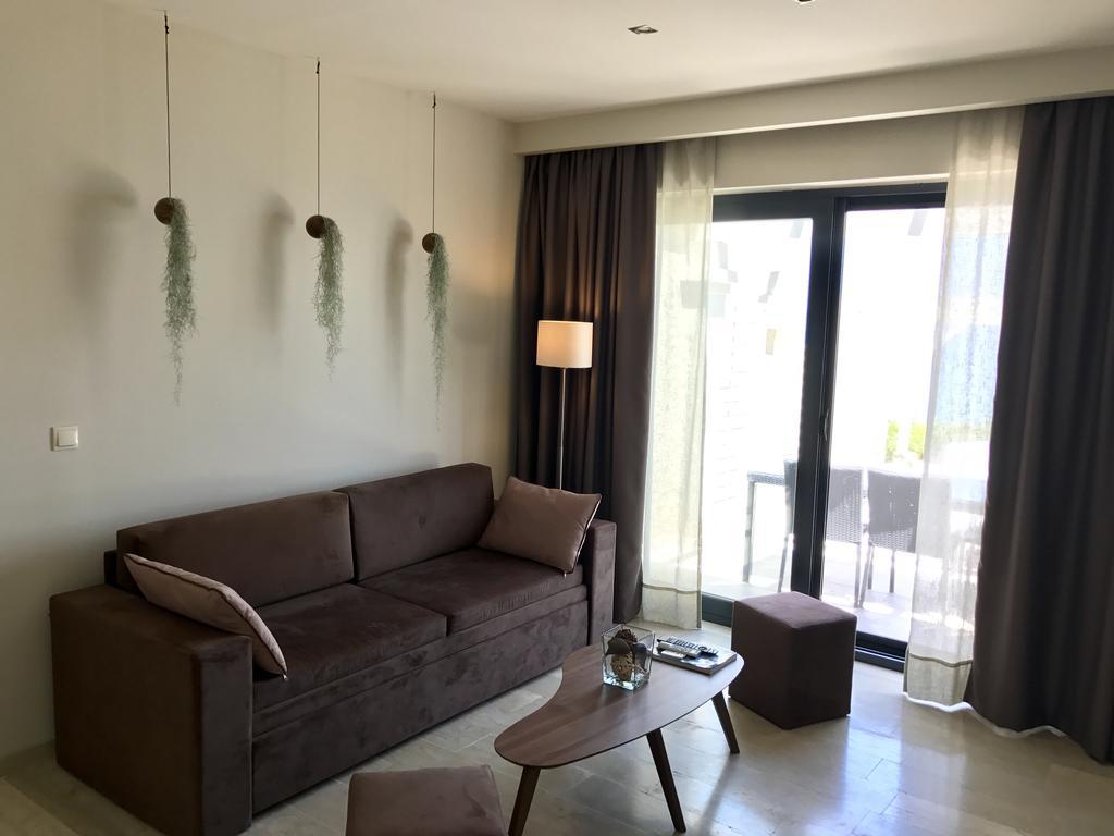 Palms And Spas Villas Retreat Mesongi Bagian luar foto