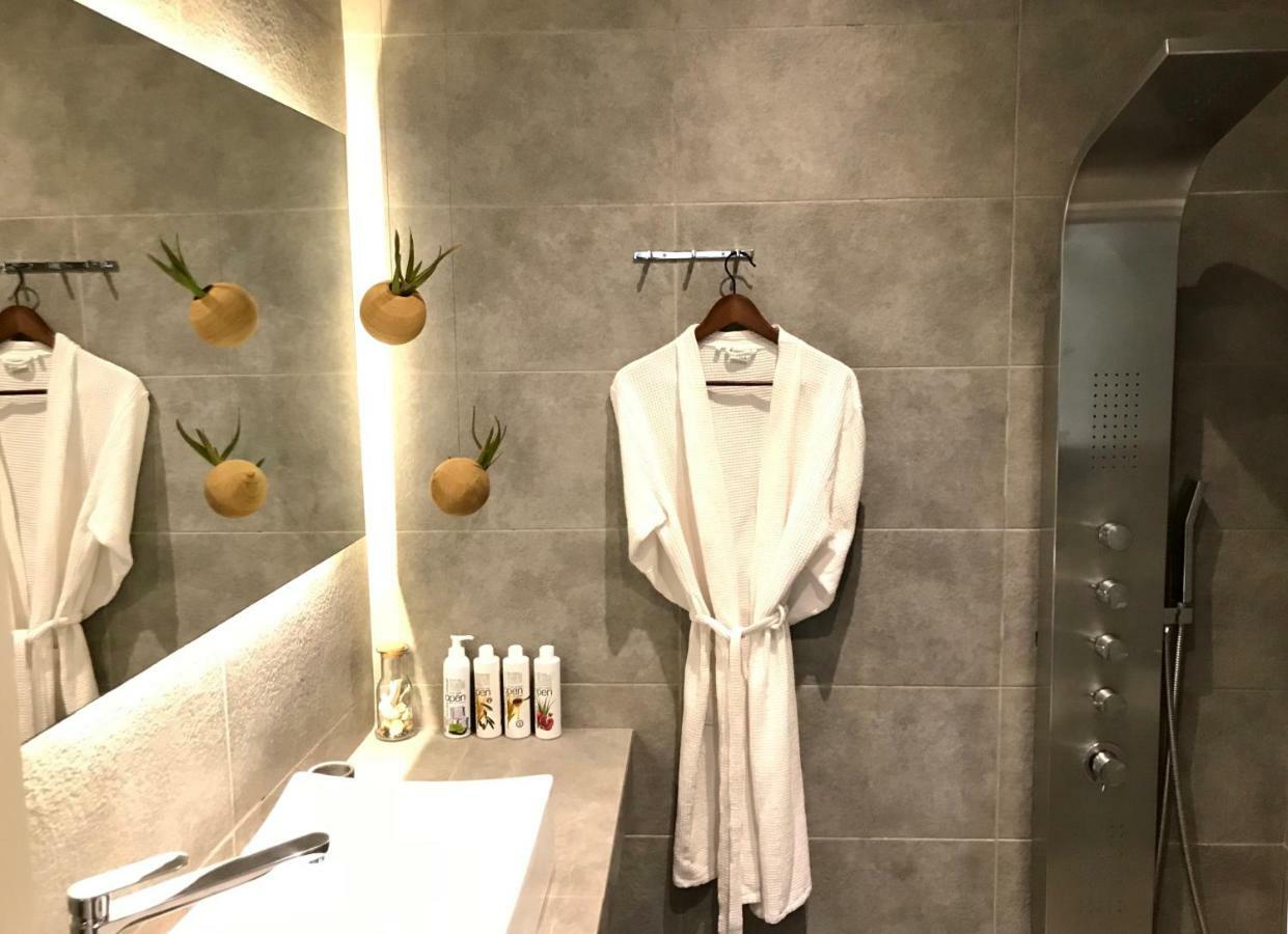 Palms And Spas Villas Retreat Mesongi Bagian luar foto